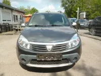 Używany Dacia Sandero Stepway 87 KM (63 kW) 2010 Czarny Sedan/Limuzyna