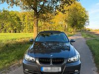 Gebraucht BMW 320 150 PS (110 kW) 2007 Grau Limousine