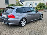 Gebraucht BMW 320 184 PS (135 kW) 2010 Grau Kombi