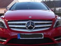 Gebraucht Mercedes B180 109 PS (80 kW) 2013 Rot Van / Kleinbus