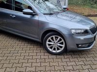 gebraucht Skoda Octavia 2.0 TDI Green tec DSG Elegance Combi...