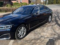 Gebraucht BMW 745e 394 PS (289 kW) 2019 Blau Limousine