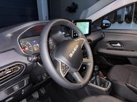 Gebraucht Dacia Sandero Expression 91 PS (66 kW) 2024 Grün Limousine