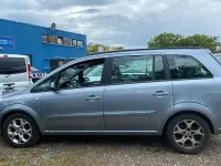 Gebraucht Opel Zafira Edition 140 PS (102 kW) 2009 Silber Van / Kleinbus