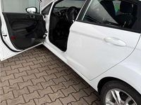 Gebraucht Ford Fiesta SYNC Edition 82 PS (60 kW) 2015 Weiß Kleinwagen