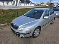 Gebraucht Skoda Octavia Ambiente 102 PS (75 kW) 2005 Diamantsilber met. Kleinwagen