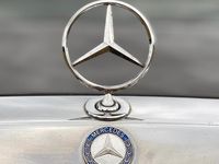 Gebraucht Mercedes E230 132 PS (97 kW) 1989 Schwarz Limousine