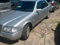 Gebraucht Mercedes C180 118 PS (86 kW) 1997 Grau Limousine