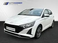 Gebraucht Hyundai i20 Trend 101 PS (74 kW) 2025 Weiß Kleinwagen