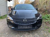 Gebraucht Opel Astra Selection 105 PS (77 kW) 2017 Schwarz Limousine