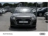 Neu Audi A1 116 PS (85 kW) 2026 Grau (chronosgrau metallic) SUV