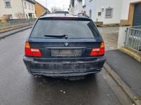 Gebraucht BMW 328 193 PS (141 kW) 1999 Blau Kombi