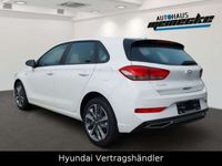 gebraucht Hyundai i30 1.5 T-GDI Hybrid Trend DCT/Navi+Komfortpaket