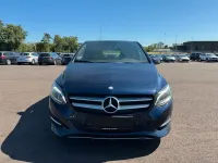 Gebraucht Mercedes 180 109 PS (80 kW) 2016 Blau Limousine
