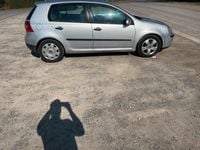 Gebraucht VW Golf V 105 PS (77 kW) 2004 Silber Kleinwagen