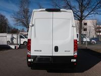 Second-hand Iveco Daily 106 CP (77 kW) 2014 Alb Berlinǎ