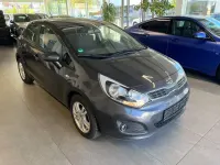Gebraucht Kia Rio 109 PS (80 kW) 2013 Grau Limousine