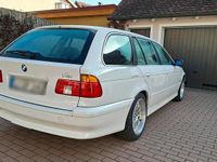 Gebraucht BMW 520 136 PS (100 kW) 2002 Weiß Kombi