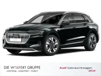 Gebraucht Audi e-tron Ambiente 300 kW (408 PS) 2022 Mythosschwarz metallic SUV