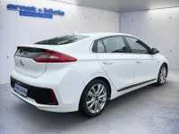 Gebraucht Hyundai Ioniq Premium 141 PS (103 kW) 2017 Weiß Kleinwagen