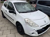 Gebraucht Renault Clio IV 75 PS (55 kW) 2012 Weiß Limousine