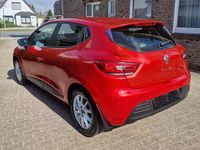 Gebraucht Renault Clio IV Life 73 PS (53 kW) 2016 Feuerrot Limousine
