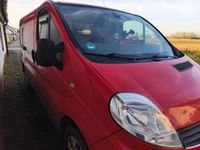 Gebraucht Renault Trafic 115 PS (84 kW) 2013 Rot Van / Kleinbus