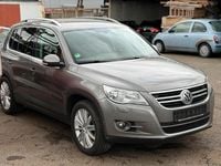 Gebraucht VW Tiguan Team 140 PS (102 kW) 2010 Grau SUV