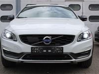 Gebraucht Volvo V60 CC Summum 190 PS (139 kW) 2015 White solid Kombi