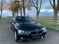 Gebraucht BMW 318 143 PS (105 kW) 2013 Black sapphire metallic Kombi