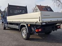 Gebraucht Peugeot Boxer 131 PS (96 kW) 2017 Farbe blau imperial/deckende Van