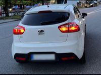 Gebraucht Kia Rio 86 PS (63 kW) 2012 Weiß Limousine