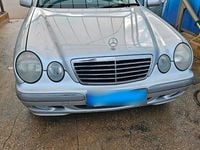 Gebraucht Mercedes E220 150 PS (110 kW) 2000 Silber Limousine