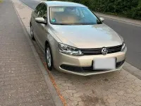 Gebraucht VW Jetta 122 PS (89 kW) 2013 Gold Limousine