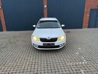 Gebraucht Skoda Octavia Elegance 150 PS (110 kW) 2014 Weiß Kleinwagen