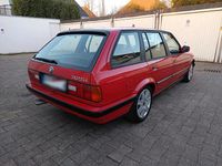 Gebraucht BMW 325 170 PS (125 kW) 1989 Rot Kombi
