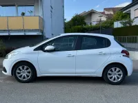 Gebraucht Peugeot 208 Active 82 PS (60 kW) 2017 Weiß Kleinwagen