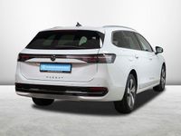 Gebraucht VW Passat Elegance 150 PS (110 kW) 2024 Pure white Kombi