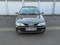 Gebraucht Renault Mégane 90 PS (66 kW) 1997 Grau Limousine