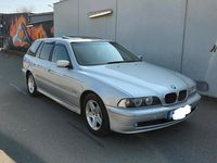 Gebraucht BMW 530 193 PS (141 kW) 2001 Silber Kombi