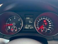 Gebraucht VW Golf VI 105 PS (77 kW) 2010 Weiß Kleinwagen
