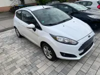 Gebraucht Ford Fiesta 80 PS (58 kW) 2014 Weiß Kleinwagen
