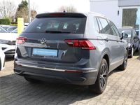 Gebraucht VW Tiguan Move 150 PS (110 kW) 2023 Delfingrau metallic (metallic) SUV