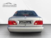 Gebraucht Mercedes E230 Avantgarde 150 PS (110 kW) 1997 Silber Limousine