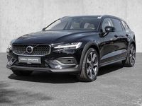 Gebraucht Volvo V60 CC Ultimate 197 PS (144 kW) 2023 Black solid ´stone´ / solid Kombi