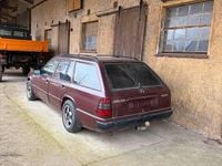 Gebraucht Mercedes 300 147 PS (108 kW) 1992 Rot Kombi