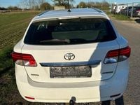 Gebraucht Toyota Avensis 147 PS (108 kW) 2012 Weiß Kombi