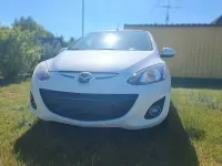 Gebraucht Mazda 2 Edition 75 PS (55 kW) 2012 Weiß Kleinwagen