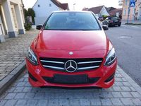 Gebraucht Mercedes B180 Urban 109 PS (80 kW) 2015 Rot Kleinwagen