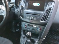 Gebraucht Ford Focus Titanium 125 PS (91 kW) 2018 Grau Kombi